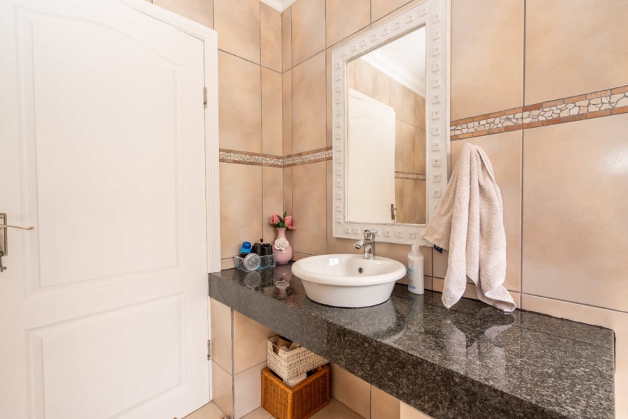 3 Bedroom Property for Sale in Blue Lagoon Western Cape